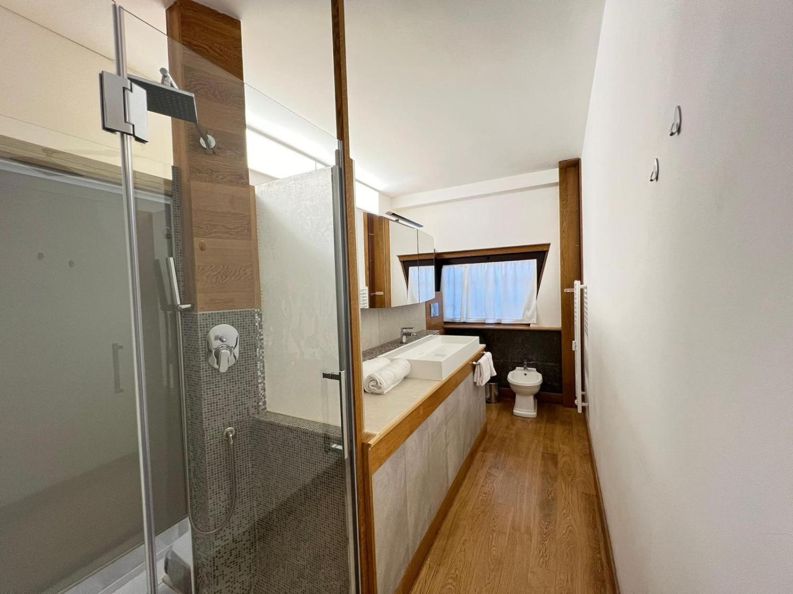 "R&P Apartment", Short Term Stay, Elegant Design, Bisceglie Metro Station, Easy For San Siro And Fiera Milano, Free Parking Milão Exterior foto