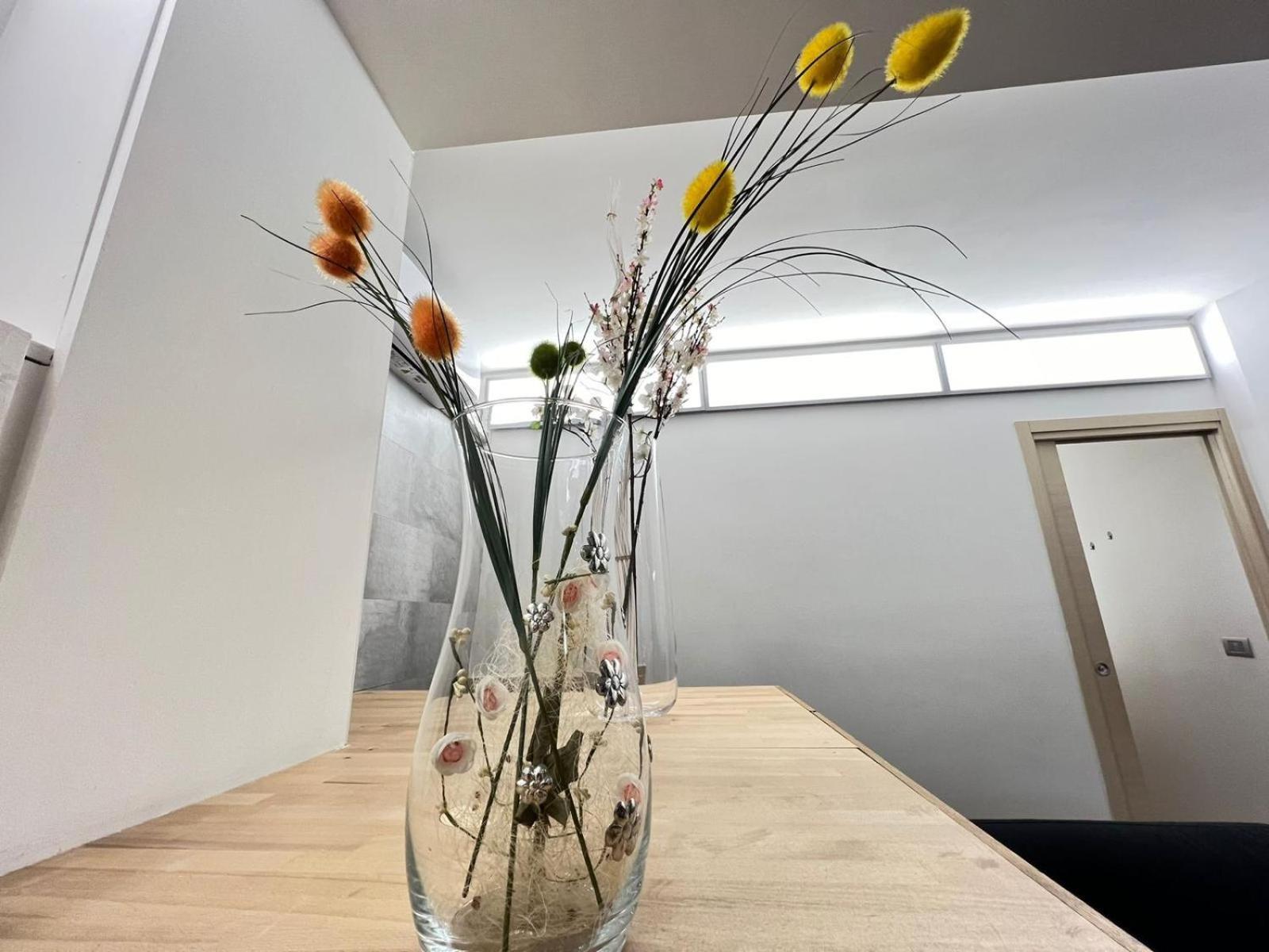 "R&P Apartment", Short Term Stay, Elegant Design, Bisceglie Metro Station, Easy For San Siro And Fiera Milano, Free Parking Milão Exterior foto