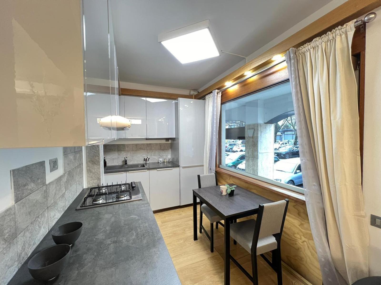 "R&P Apartment", Short Term Stay, Elegant Design, Bisceglie Metro Station, Easy For San Siro And Fiera Milano, Free Parking Milão Exterior foto